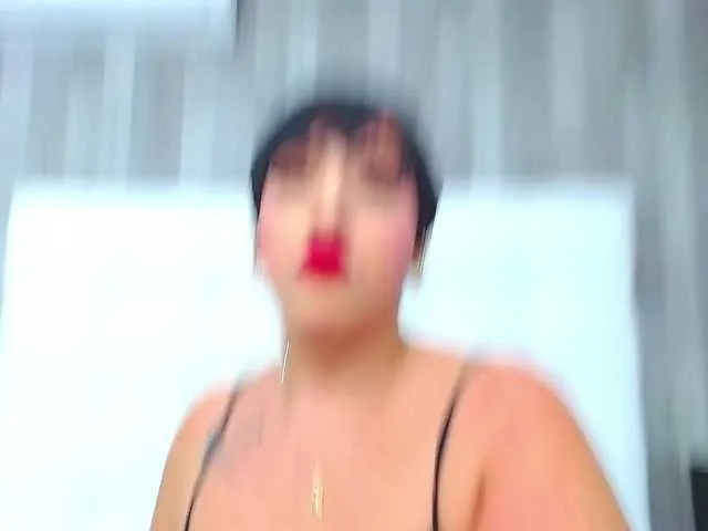 Live sex webcam photo for LeahMillerr #288060676