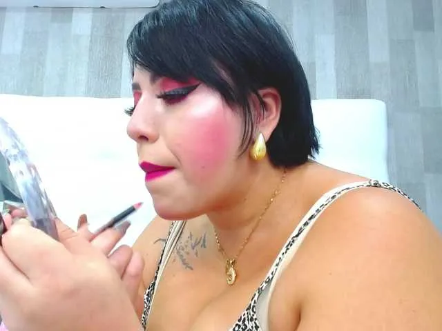 Live sex webcam photo for LeahMillerr #289194064