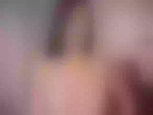 Live sex webcam photo for LeahNovac #292041337