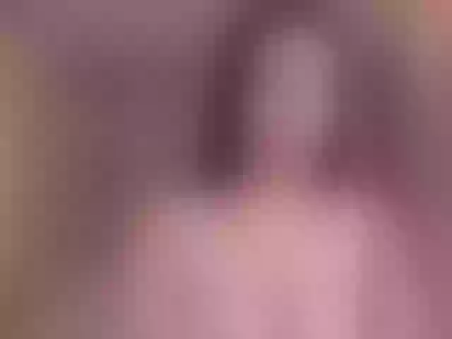 Live sex webcam photo for LeahNovac #292107773