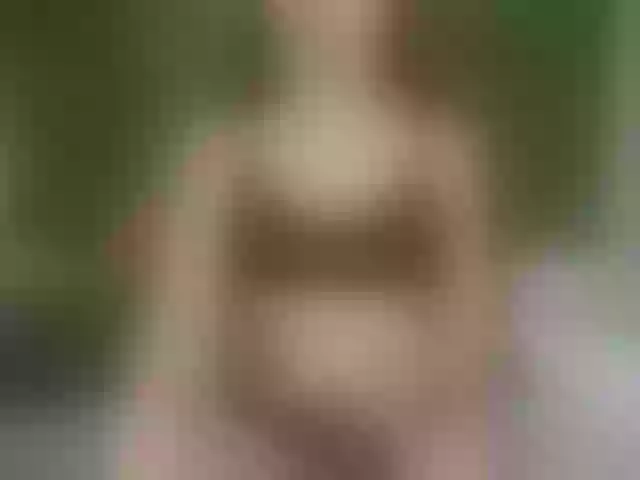 Live sex webcam photo for LeahScott #272357558