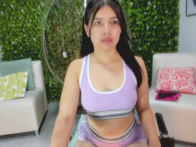 Live sex webcam photo for LeahScott #272743331