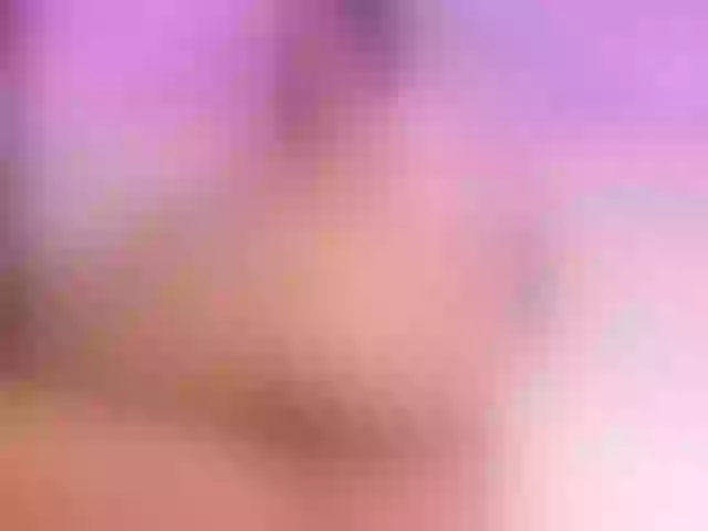 Live sex webcam photo for LeahWest #276363175