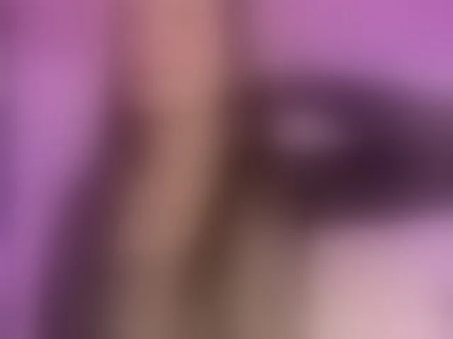 Live sex webcam photo for LeahWest #276424670