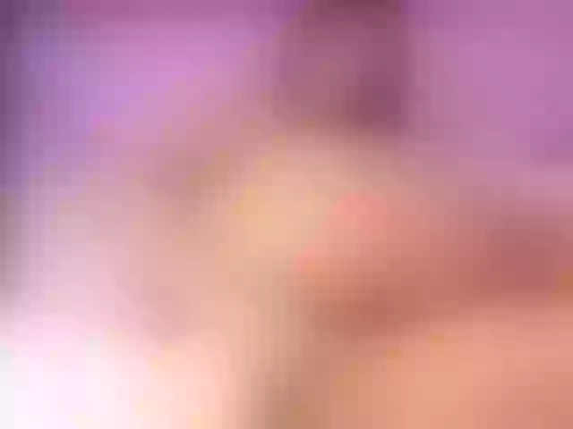Live sex webcam photo for LeahWest #276636832