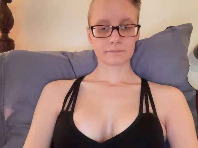 Live sex webcam photo for LeahWilde #272968438