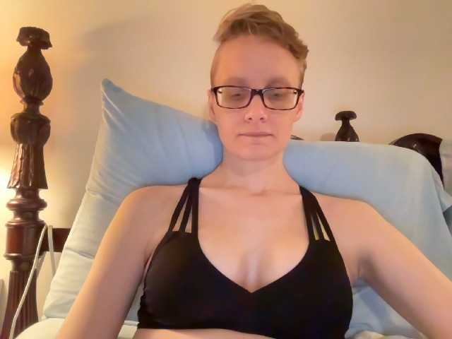 Live sex webcam photo for LeahWilde #273017772