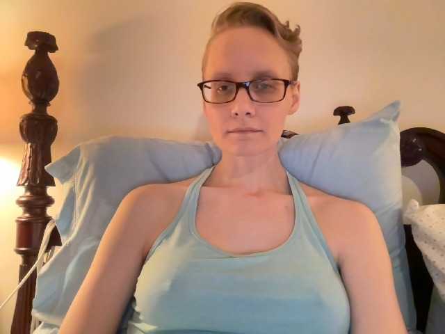 Live sex webcam photo for LeahWilde #273037310