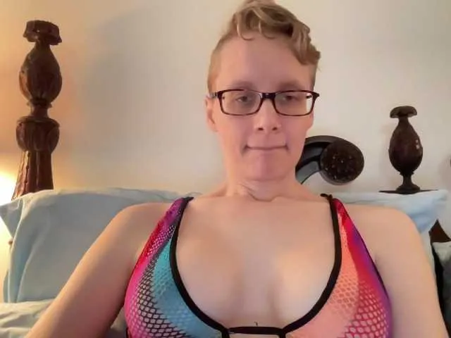 Live sex webcam photo for LeahWilde #273083548