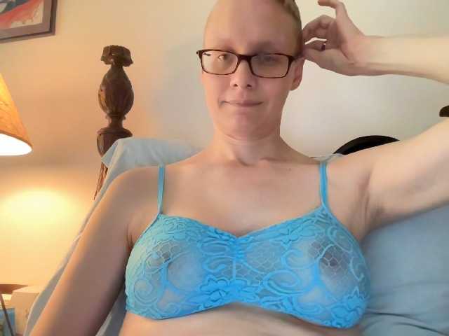 Live sex webcam photo for LeahWilde #273496464