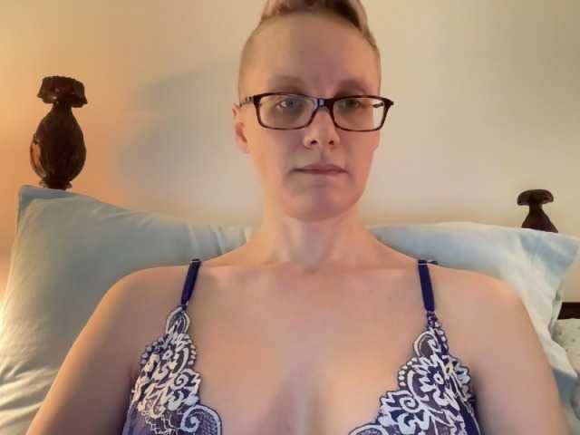 Live sex webcam photo for LeahWilde #273514162