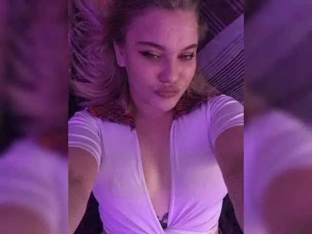 Live sex webcam photo for Ledy-misss #276570353