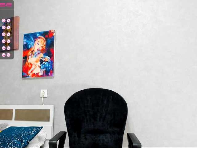 Live sex webcam photo for LedyMiya #274565184