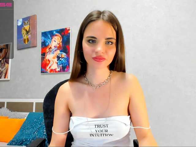 Live sex webcam photo for LedyMiya #274625066