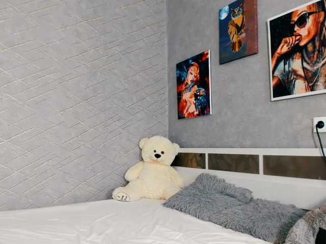 Live sex webcam photo for LedyMiya #276012311