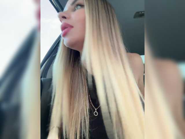 Live sex webcam photo for LedyMiya #290149492