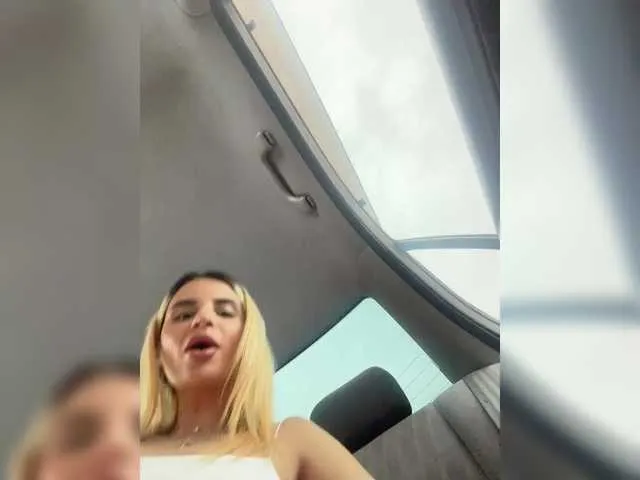 Live sex webcam photo for LedyMiya #291601262