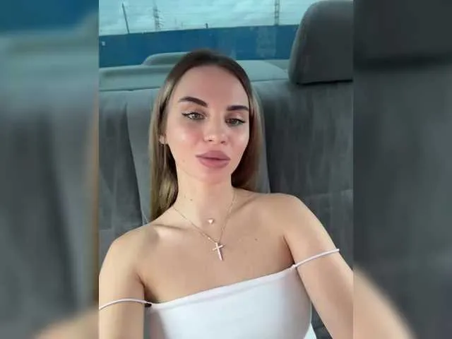 Live sex webcam photo for LedyMiya #291803897