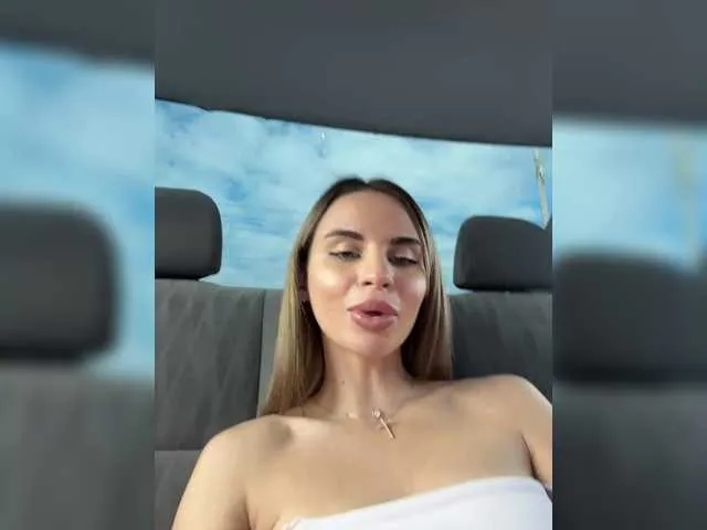 Live sex webcam photo for LedyMiya #291811178