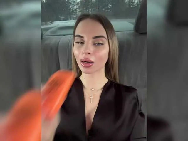 Live sex webcam photo for LedyMiya #292353547