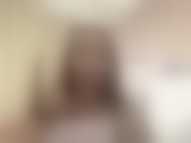 Live sex webcam photo for LedyMiya #294085690