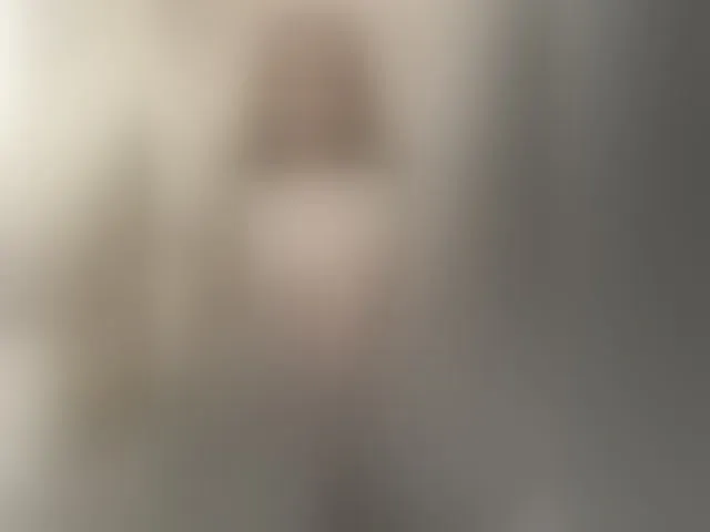 Live sex webcam photo for LedyMiya #294155961