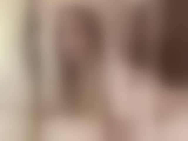Live sex webcam photo for LedyMiya #294195746