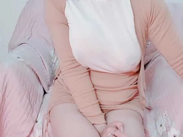 Live sex webcam photo for Lee-haeri #290647121