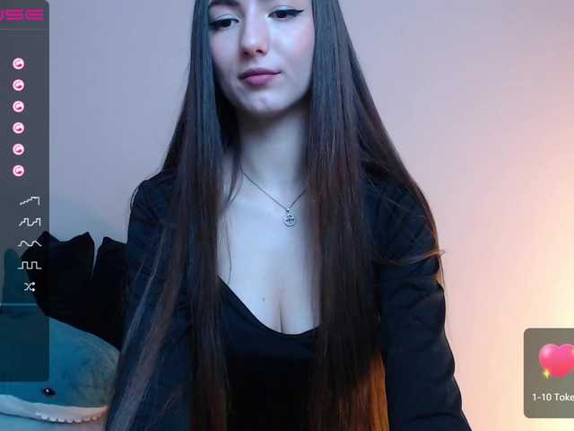 Live sex webcam photo for LeeLoo4 #272262831