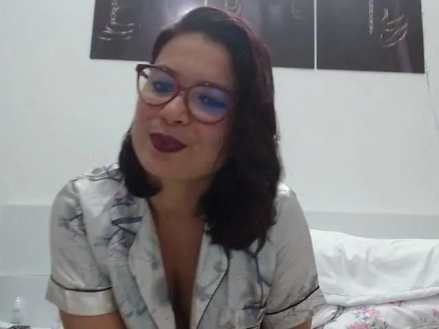 Live sex webcam photo for Leeloo-xx #273466860