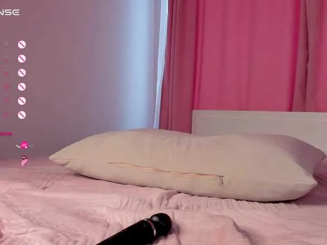 Live sex webcam photo for LeenyLipss #277242544