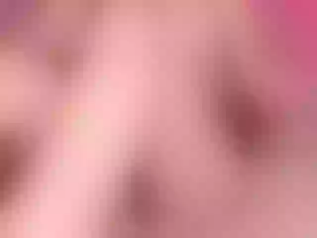 Live sex webcam photo for LeenyLipss #278003237
