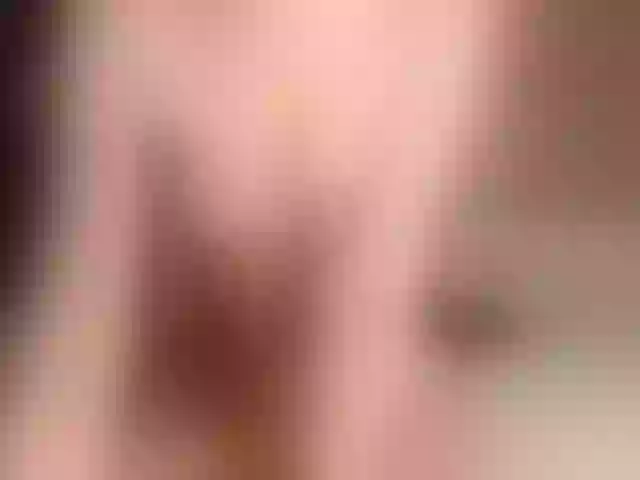 Live sex webcam photo for LeenyLipss #284735836