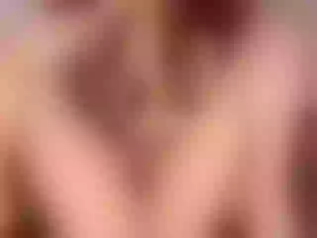 Live sex webcam photo for LeenyLipss #289499398