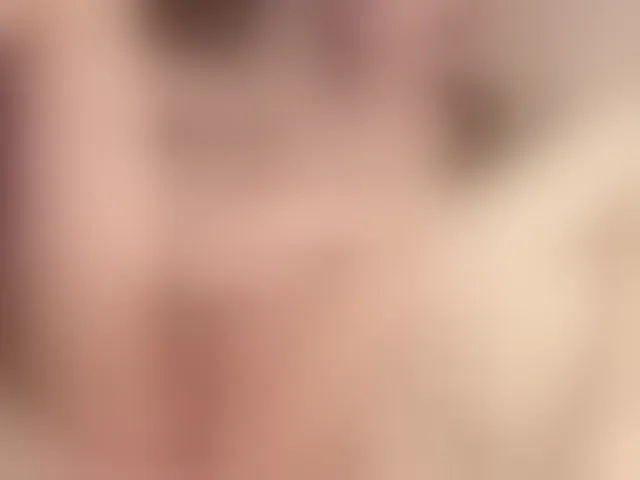 Live sex webcam photo for LeenyLipss #290924909