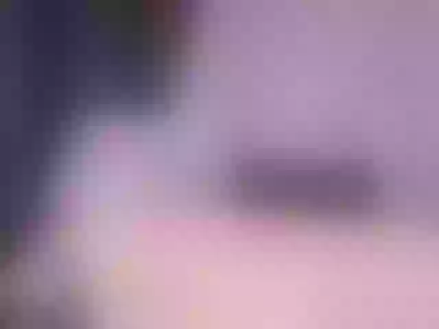 Live sex webcam photo for LeenyLipss #292234432