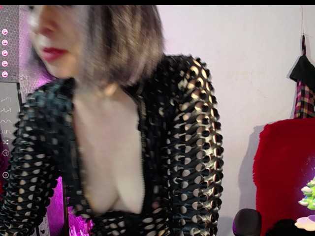 Live sex webcam photo for LeidyBrenda #276950855