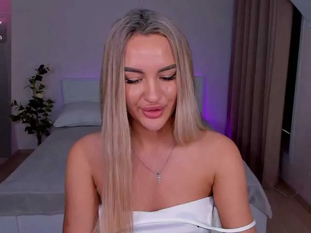 Live sex webcam photo for LeilaFlower #290297749