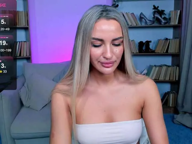 Live sex webcam photo for LeilaFlower #290366821