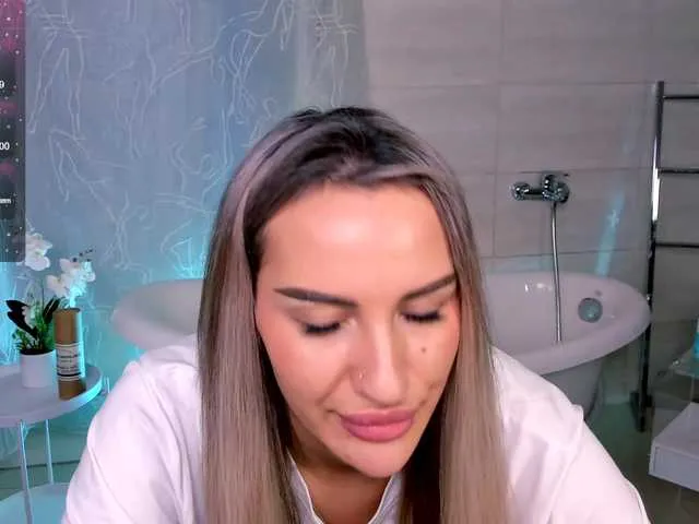 Live sex webcam photo for LeilaFlower #290581124