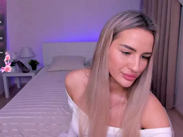 Live sex webcam photo for LeilaFlower #290606375