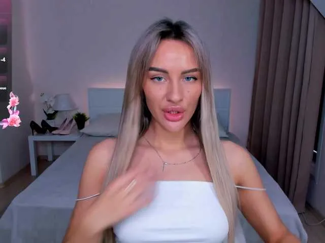 Live sex webcam photo for LeilaFlower #290682992