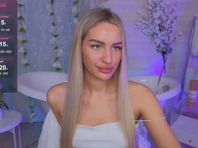 Live sex webcam photo for LeilaFlower #290956996