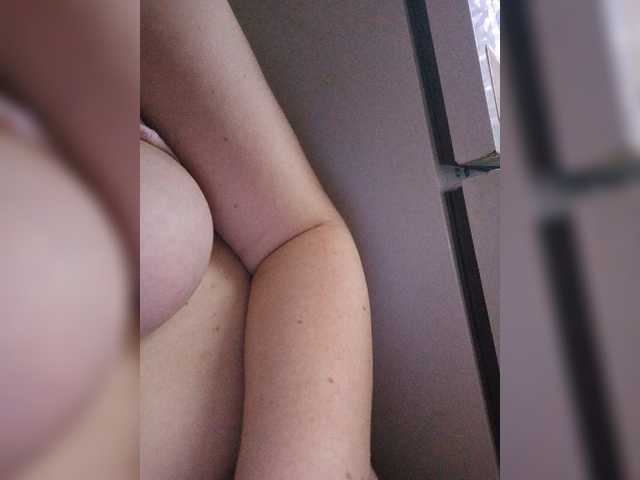 Live sex webcam photo for LeilaNightova #276981409