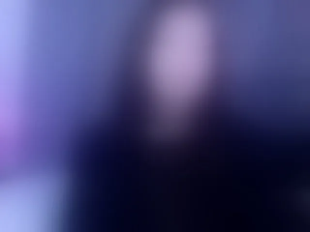 Live sex webcam photo for Leinbone #294119145