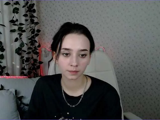 Live sex webcam photo for LeisiBony #276640365