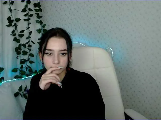 Live sex webcam photo for LeisiBony #276651996