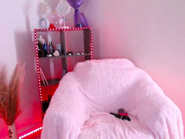 Live sex webcam photo for LeisiSoul #275777341