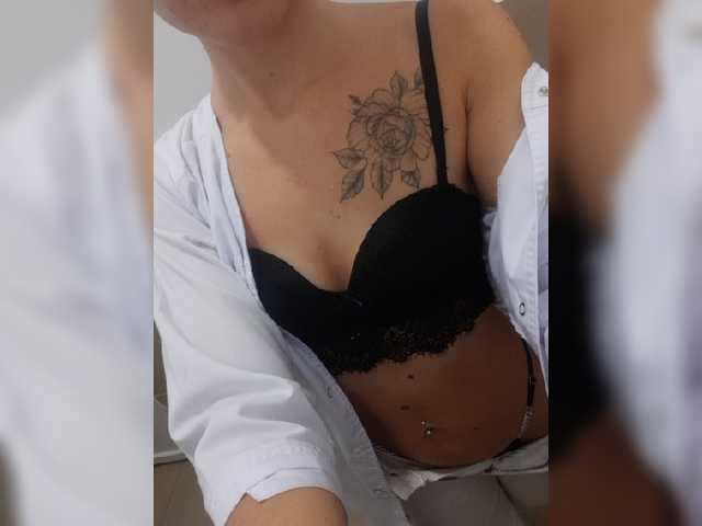 Live sex webcam photo for Leksi27 #274613503