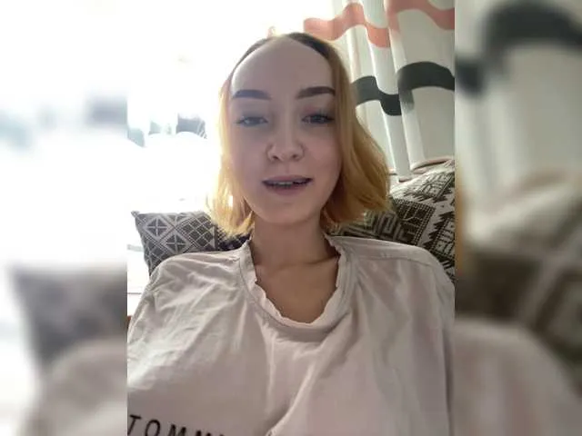 Live sex webcam photo for LeksiCool #273653237